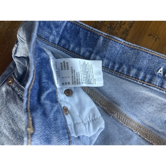 American Eagle Womens Distressed Straight Leg Jeans Size 4 Light Wash Denim Raw - Picture 6 of 8